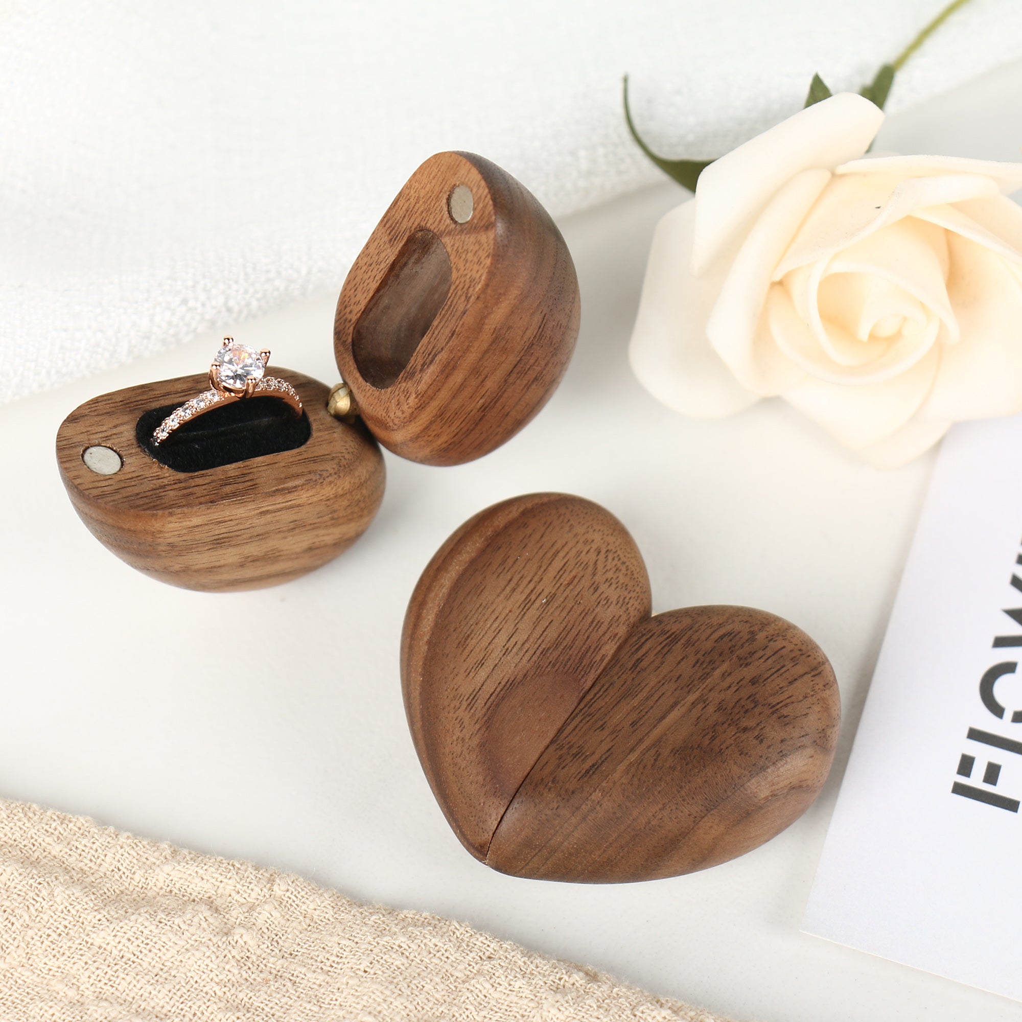 Heart-shaped Ring Box - Single Slot with Magnetic Closure | Compact Proposal & Wedding Gift